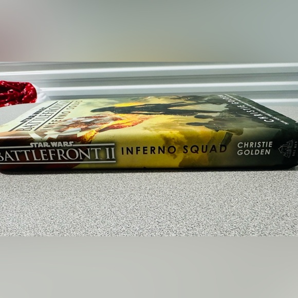 Star Wars: Battlefront II The Inferno Squad Hardback Edition - Picture 2 of 5